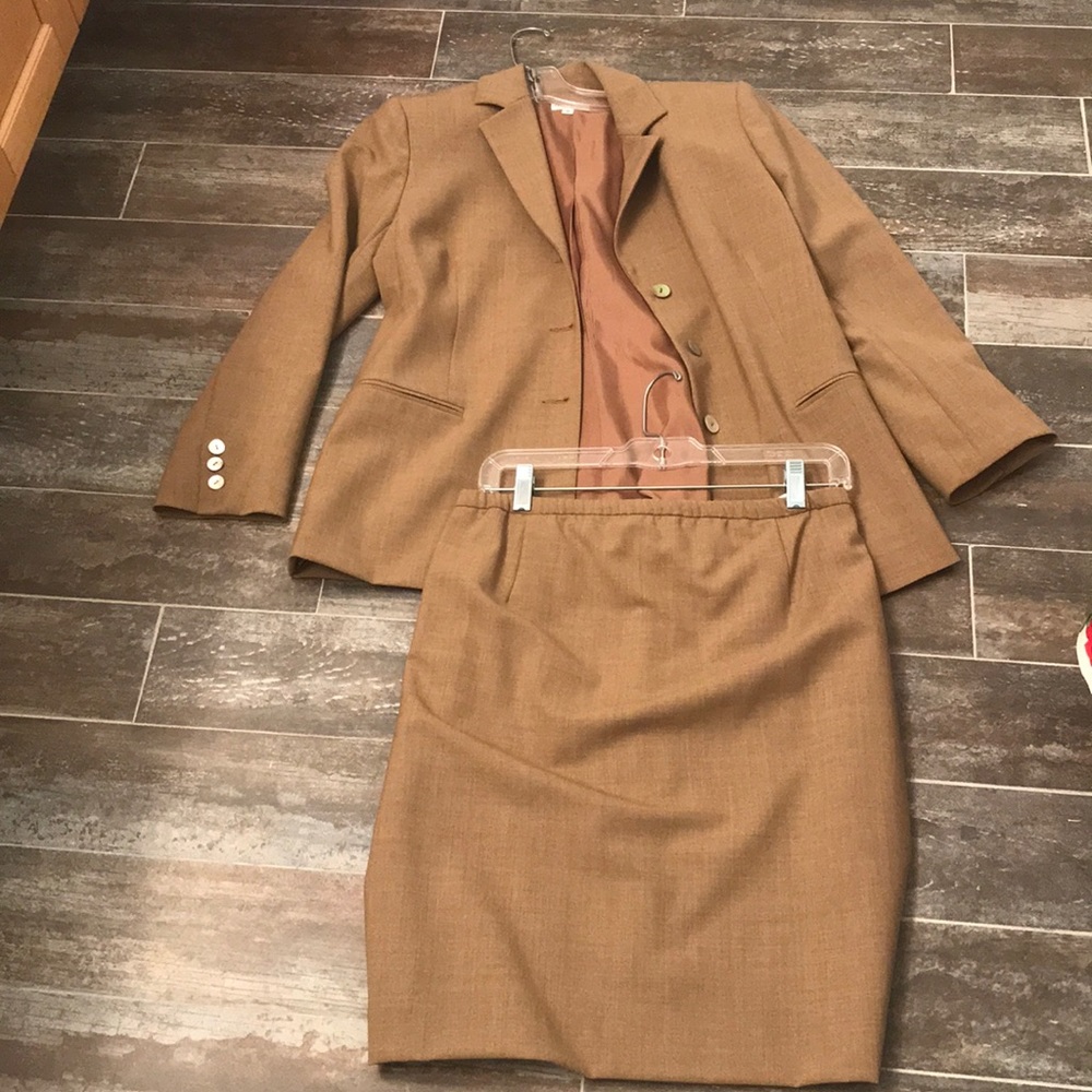 Pea in the pod suit set